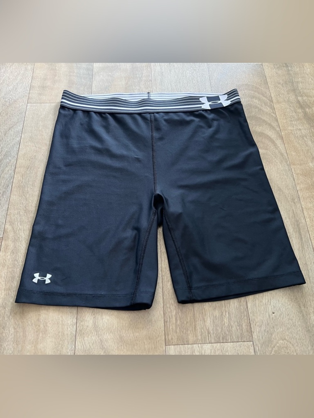 Under Armour HeatGear Bike Shorts Compression Black 7” Inseam Women’s M - Picture 2 of 5
